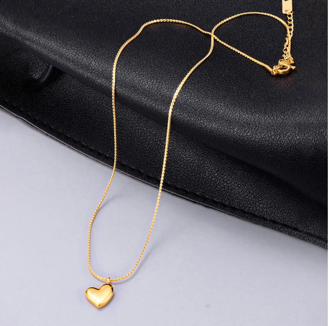 Anti-Tarnish Heartglow Necklace