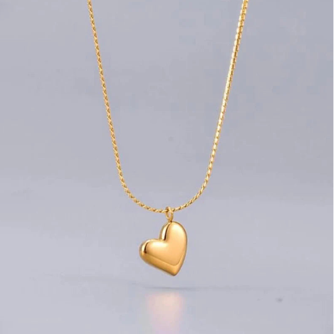 Anti-Tarnish Heartglow Necklace
