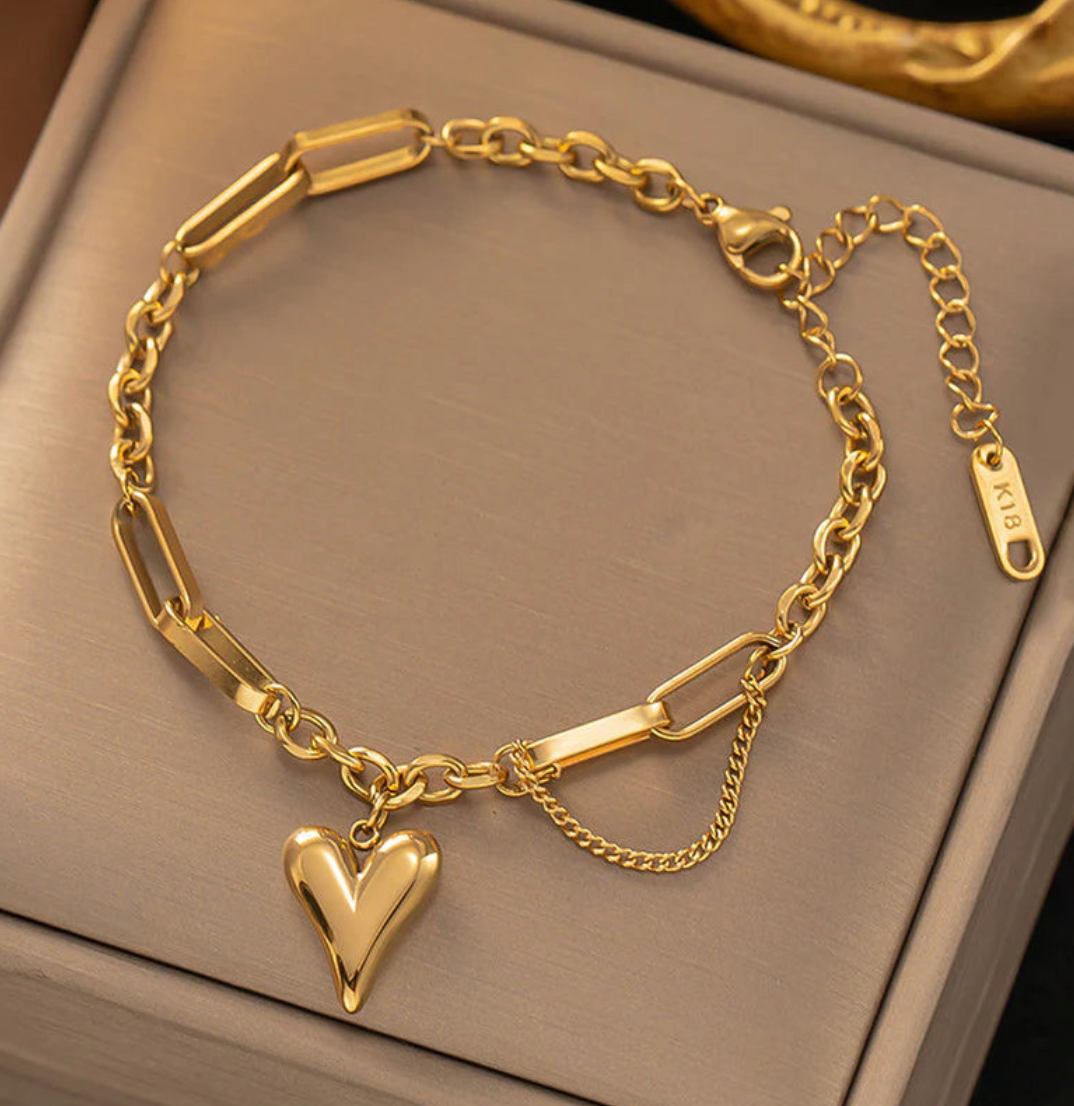 Anti-Tarnish Heart Charm Bracelet