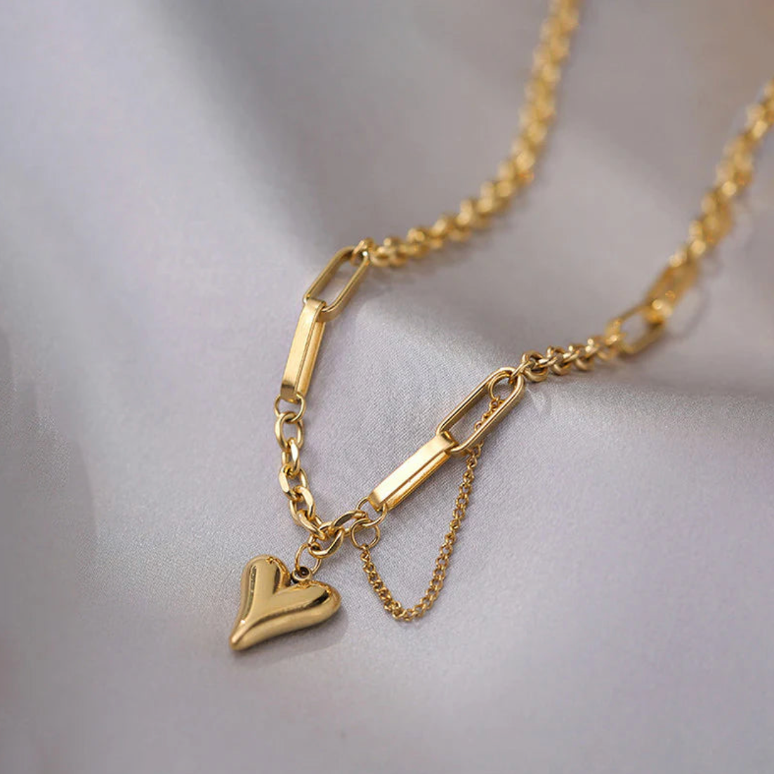 Anti-Tarnish Heart Charm Bracelet